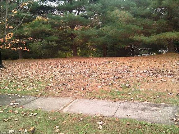 3rd image of 25 Judson Ct