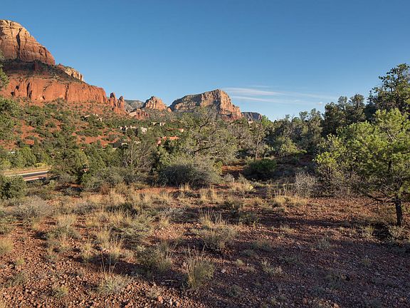 4th image of 35 Cathedral Rock Trl