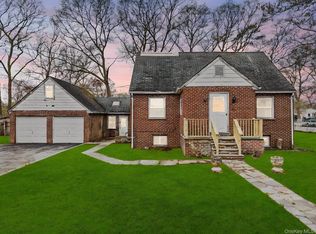 25 Revilo Avenue, Shirley, NY 11967