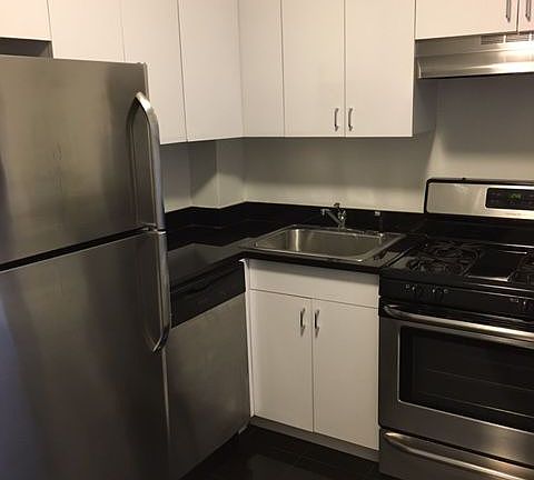 3rd image of 157 E 57th St APT 4F