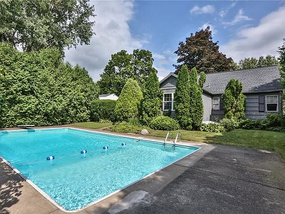 5th image of 47 Hilltop Dr