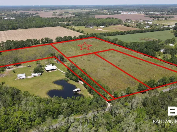 523 NE 7th St, Summerdale, AL 36580