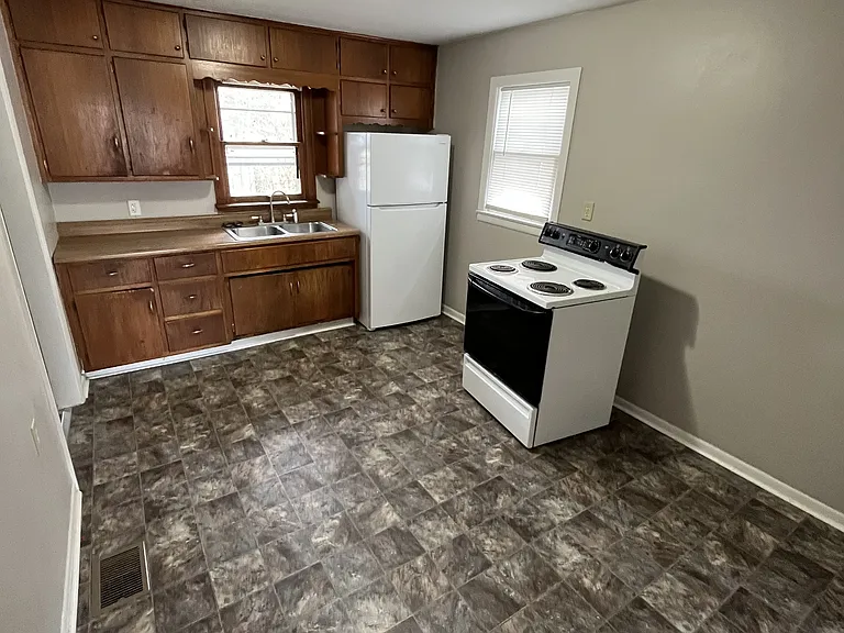 4025 Brown St — Photo 3