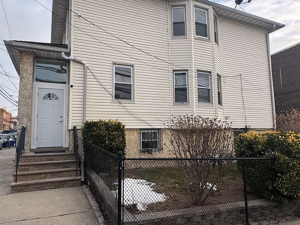 1st image of 1417 6th St APT 2