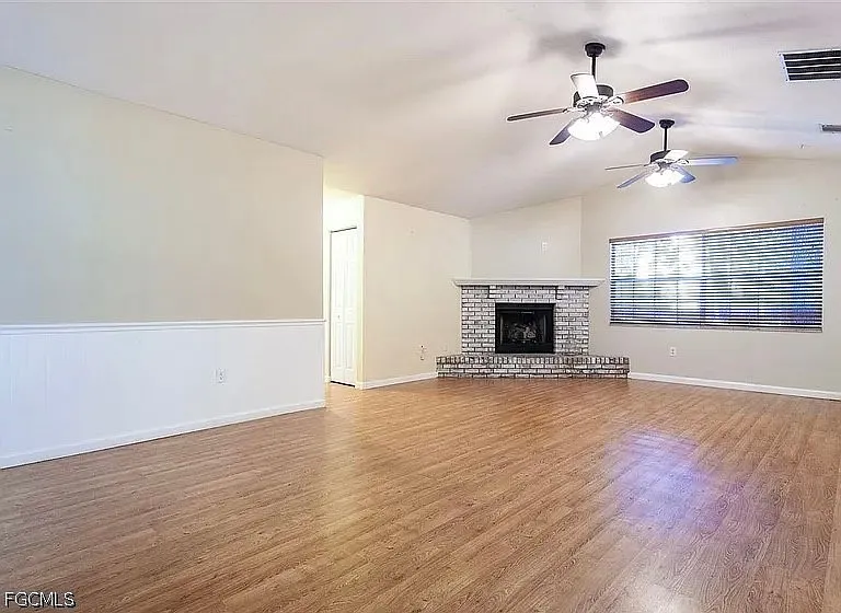 10505 SW 55th Pl — Photo 2