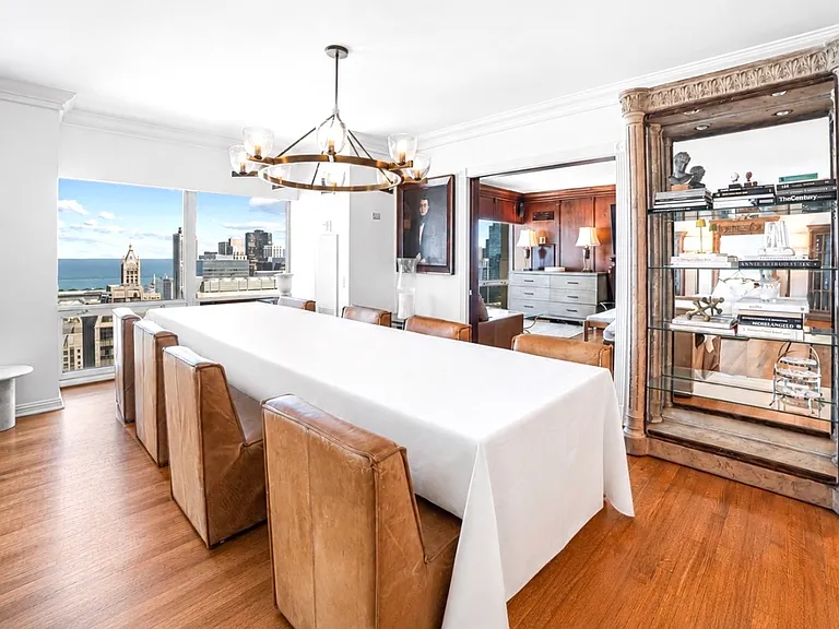100 E Huron St #3504 — Photo 8