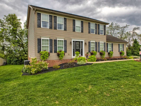 125 Ashton Dr, Mount Pleasant, PA 15666