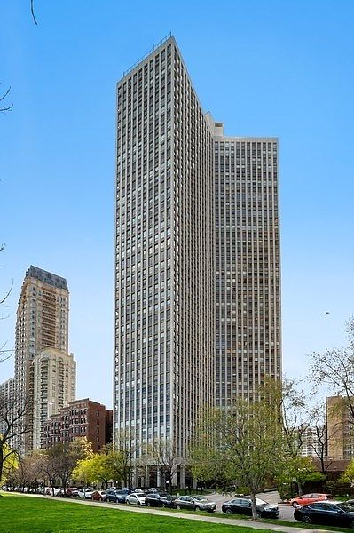 1st image of 2626 N Lakeview Ave APT 1505