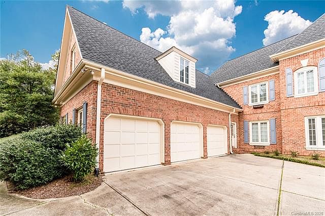 2nd image of 1901 Craigmore Dr