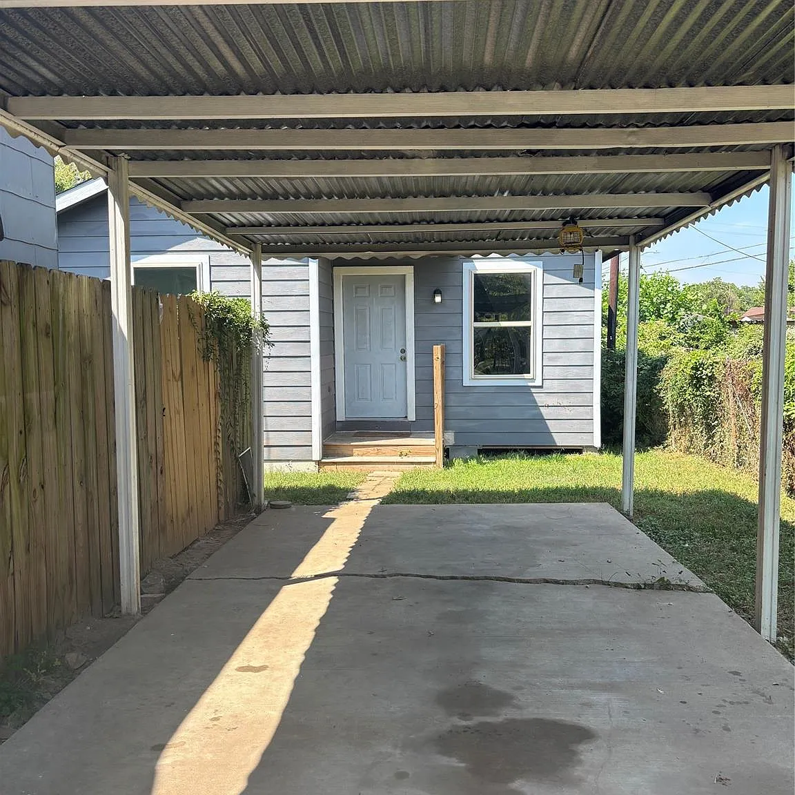 3 bed, 2.0 bath, 1051 sqft, $1,650 — Photo 3