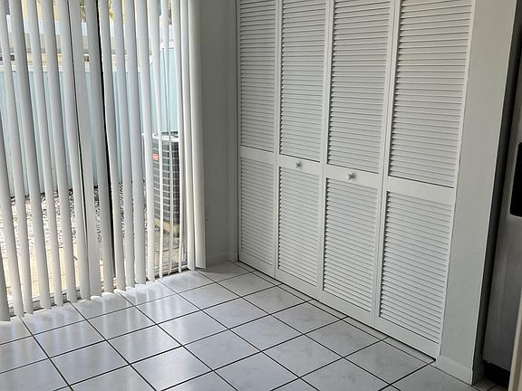 5th image of 6198 Riverwalk Ln Unit 3