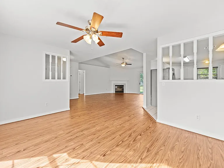 4407 Southminster Cir — Photo 7