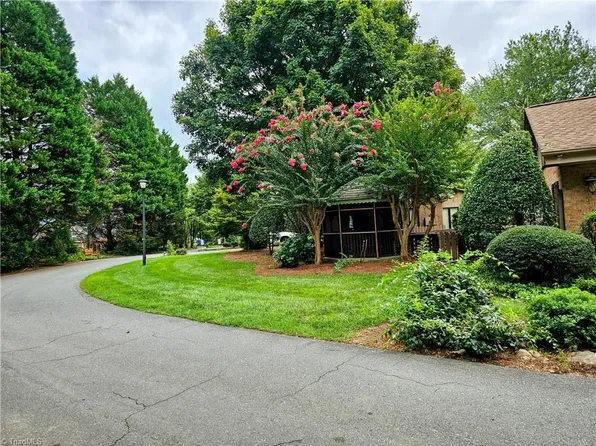 201 Oleander Dr, Bermuda Run, NC 27006