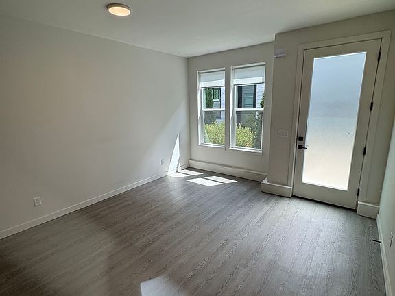 5th image of 7562-7584 N Emerald Ave #7570-K255