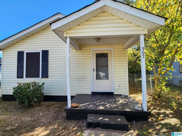 907 9th St, Northport, AL 35476