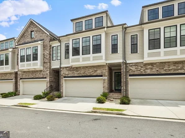 2068 Wheaton Way, Sandy Springs, GA 30328