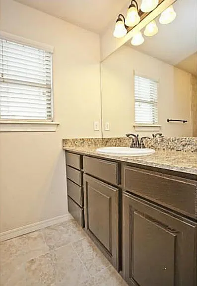 2669 N Miranda Ave — Photo 14