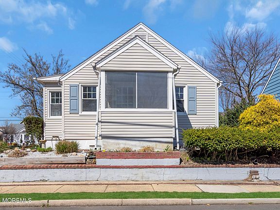 3rd image of 137 Inskip Avenue
