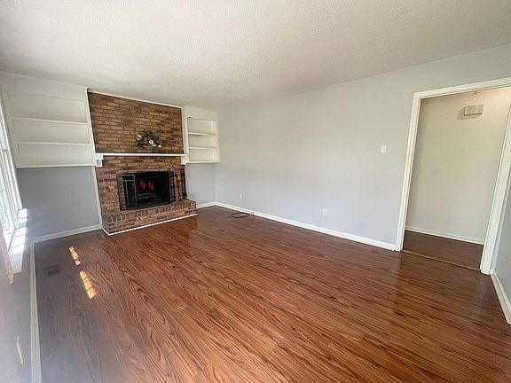 5th image of 411 E Tennessee Ave