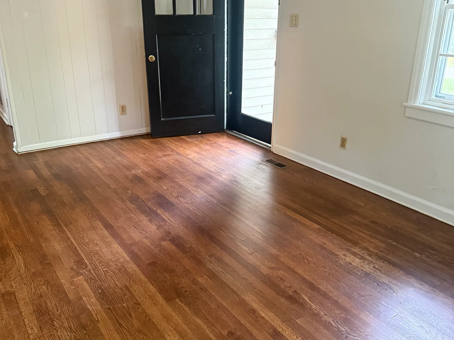 3 bed, 1125 sqft, $1,695 — Photo 2