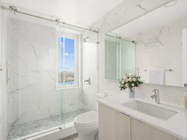 303 East 57th Street image 8 of 14