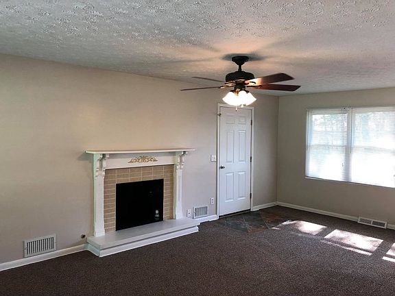 3rd image of 130 Lynwood Ln