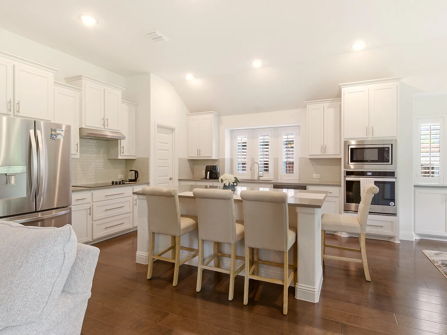 4 bed, 2701 sqft, $3,250 — Photo 1