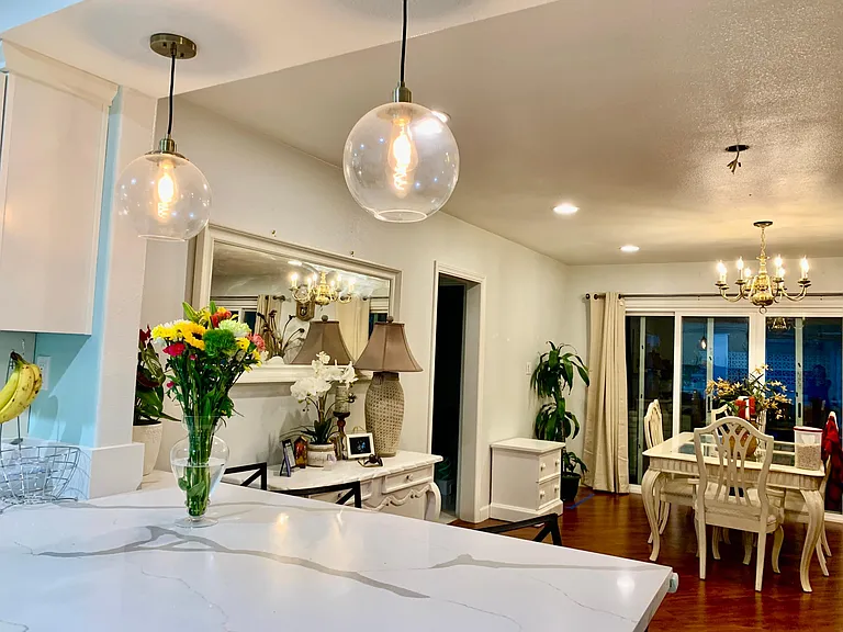 W Teranimar Dr — Photo 1