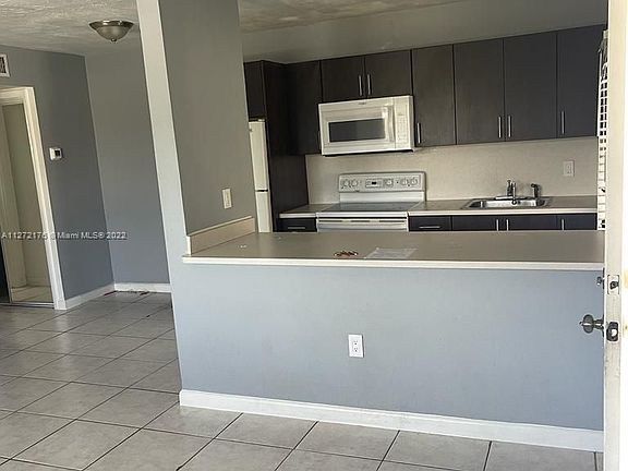 4th image of 2040 NE 170th St APT 7
