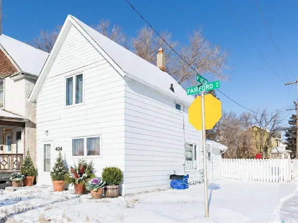 404 Fairford STREET W, Moose Jaw, SK S6H 1W2