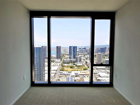 4th image of 333 Ward Ave #3905