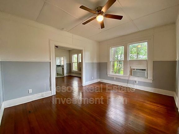 3rd image of 310 Kings Hwy
