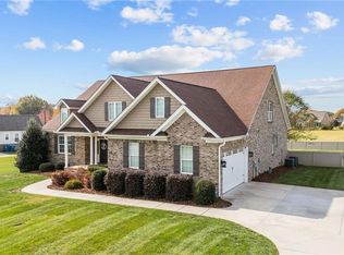 127 Wellington Ct, Advance, NC 27006