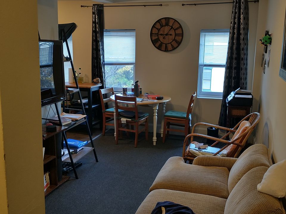1st image of 31 S 40th St Floor 3
