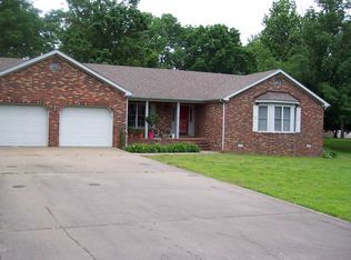 901 Christa Dr, Paducah, KY 42003