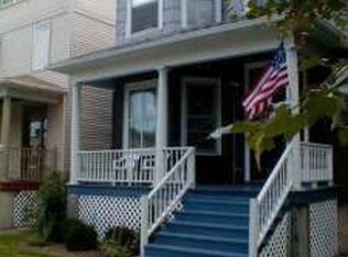 1845 W Waveland Ave, Chicago, IL 60613