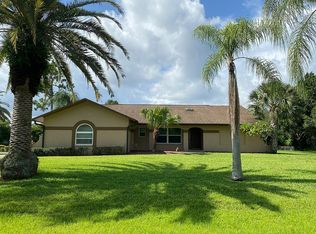 7609 Fieldstone Ct, North Fort Myers, FL 33917
