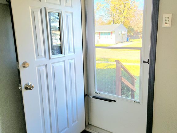 Brand new storm door