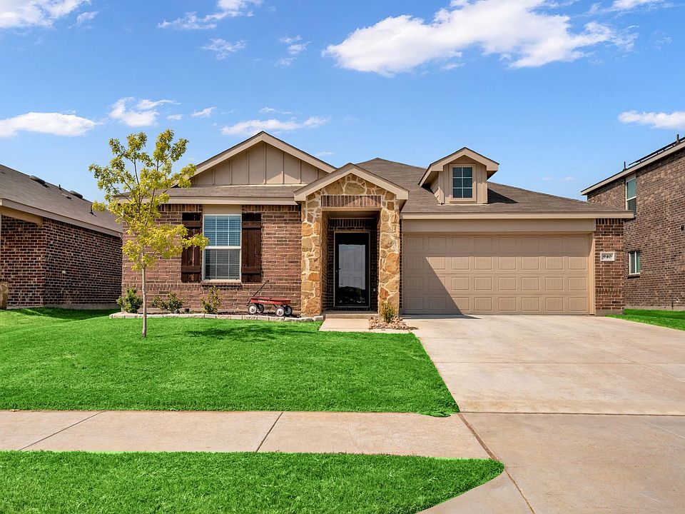 1st image of 940 Paso Fino Dr