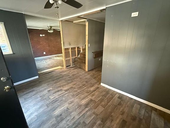 2nd image of 419 Byng St