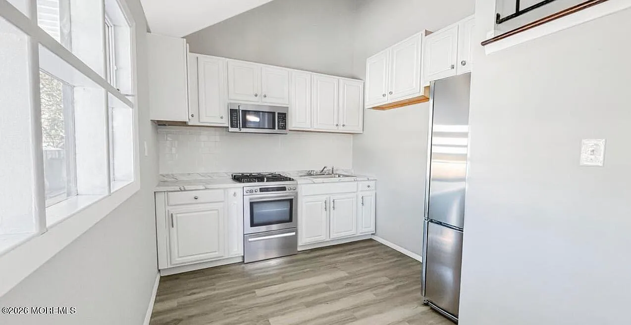 5 bed, 1440 sqft, $3,200 — Photo 4
