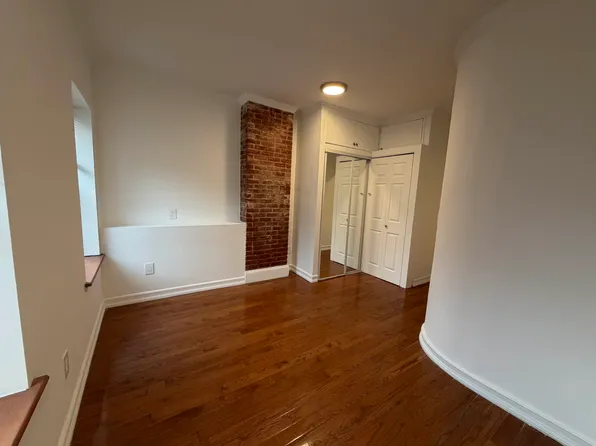 359 East 19th Street image 10 of 20