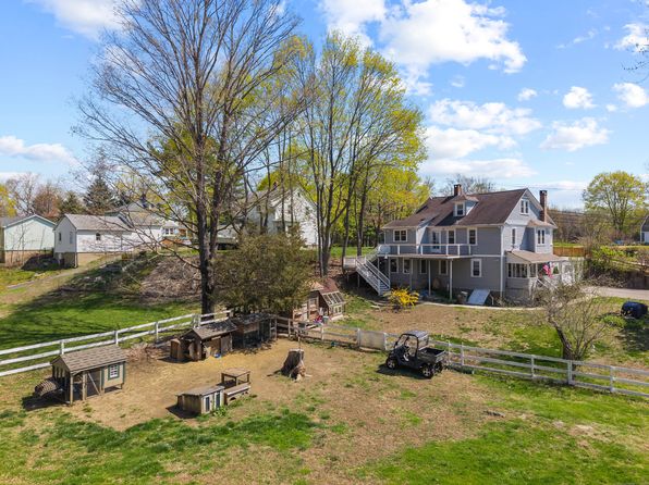 57 Lathrop Rd, Uncasville, CT 06382