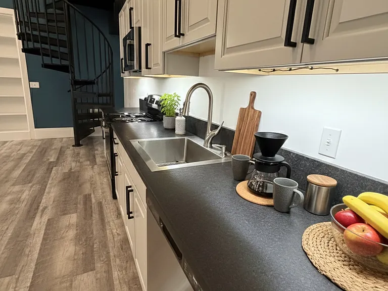 177 Chestnut St #5 — Photo 10