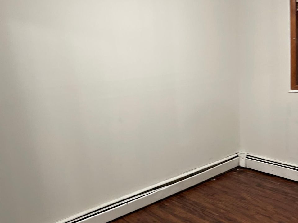 1st image of 305 Valley Brook Ave