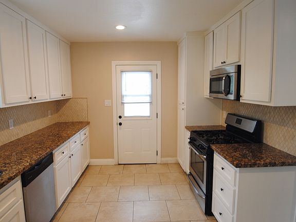 4th image of 1813 E Arbutus Ave