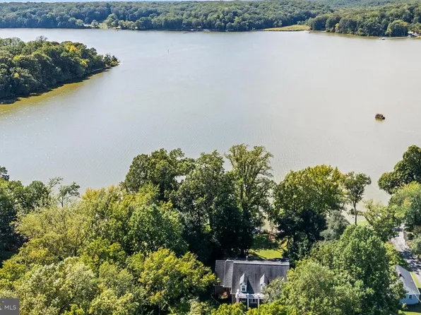 8535 Colleen Dr, Port Tobacco, MD 20677