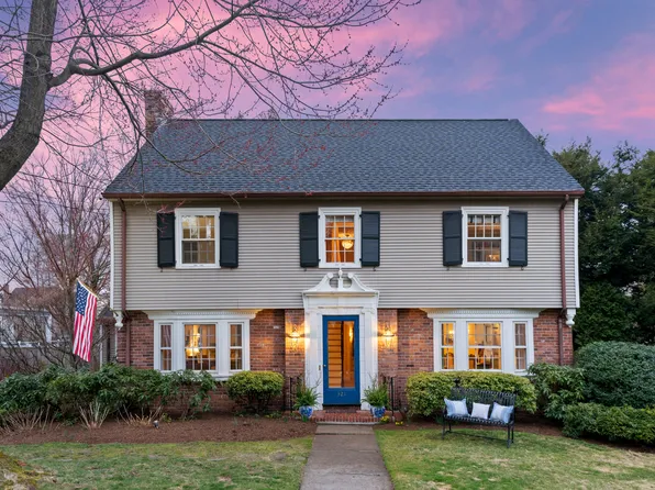 321 North Steele Road, West Hartford, CT 06117