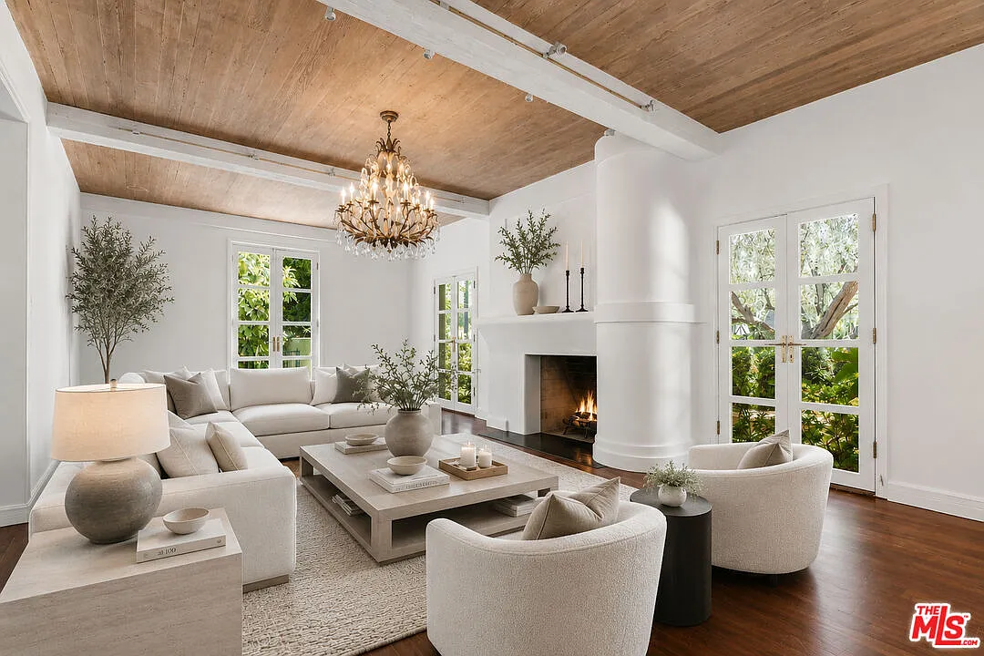 5 bed, 6.0 bath, 4987 sqft, $26,500 — Photo 3