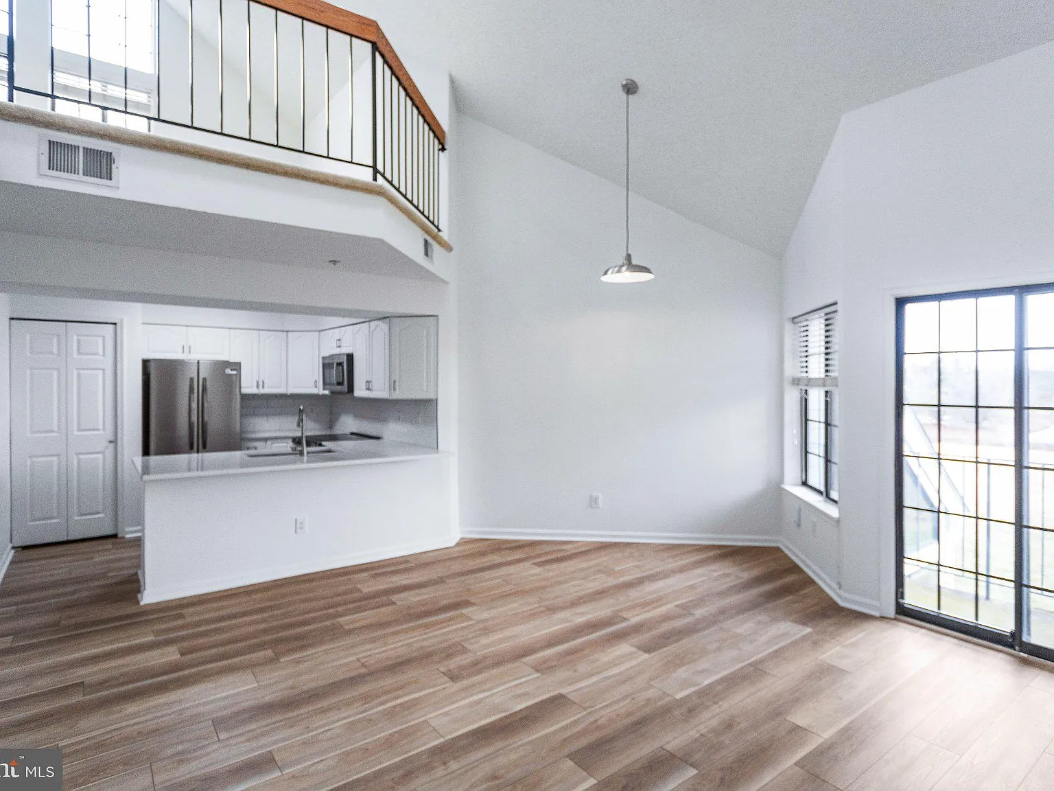 2 bed, 1290 sqft, $2,900 — Photo 4